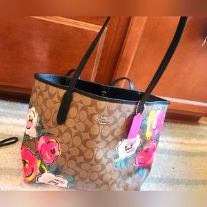 Flower.Coach bag and card holder